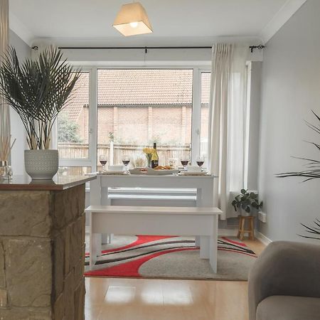 Idyllic 3-Bed House. 5-Min From Channel Tunnel Villa Folkestone Bagian luar foto