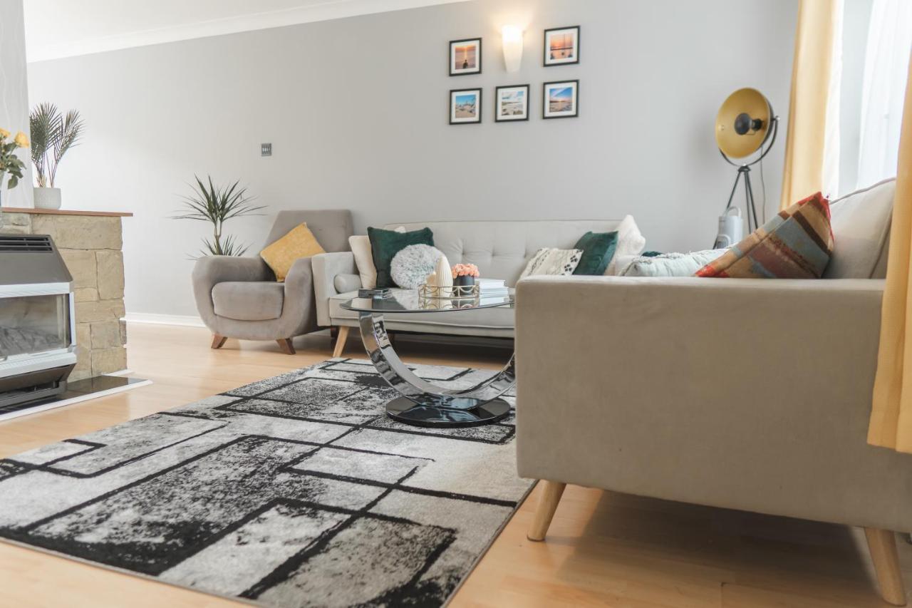Idyllic 3-Bed House. 5-Min From Channel Tunnel Villa Folkestone Bagian luar foto