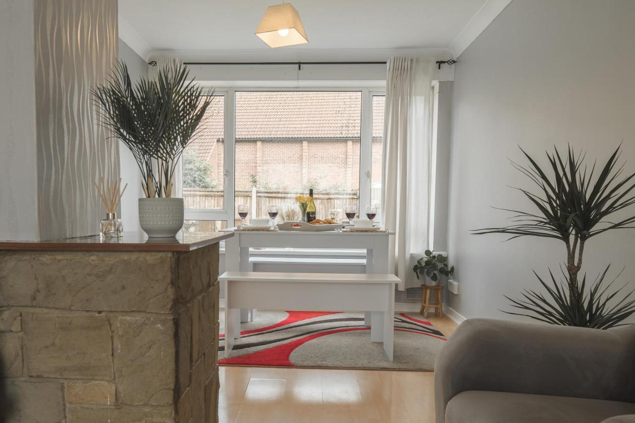 Idyllic 3-Bed House. 5-Min From Channel Tunnel Villa Folkestone Bagian luar foto