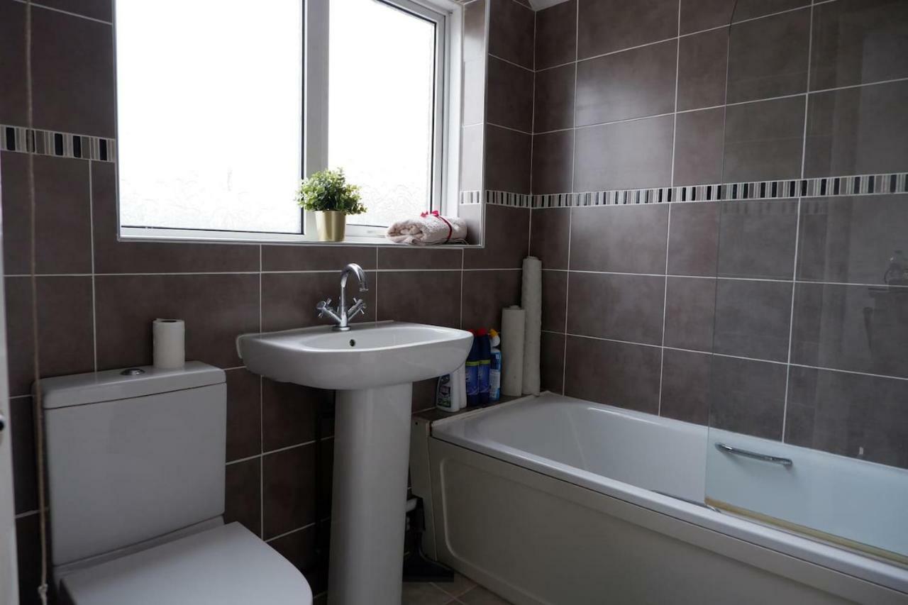Idyllic 3-Bed House. 5-Min From Channel Tunnel Villa Folkestone Bagian luar foto